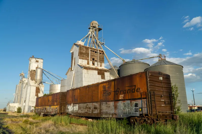 Selling Dreams to Empty Prairie: The American Tradition of Building Cities on Paper First
