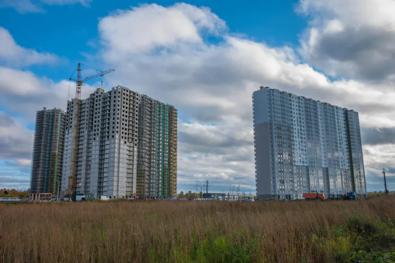 Standing Alone Against Progress: The Stubborn Americans Who Forced Skyscrapers to Bend Around Them